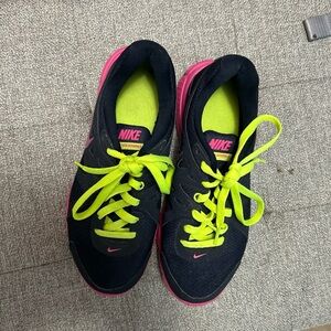 Women’s running shoes